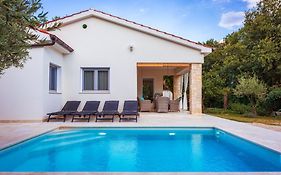 Villa Nevera